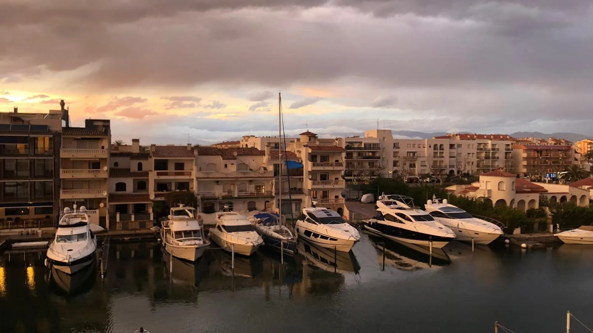 Appartement Port 27 à Empuriabrava Espagne