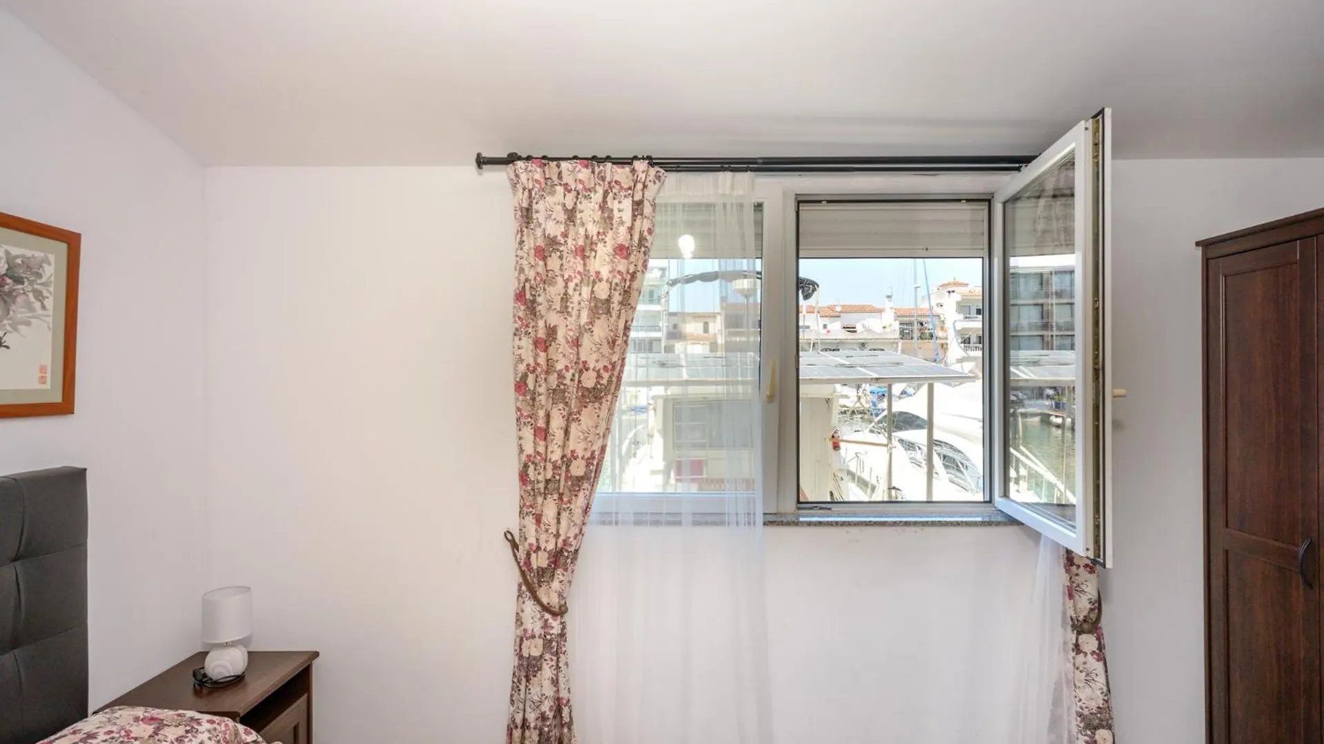 Port 27 Apartment Empuriabrava